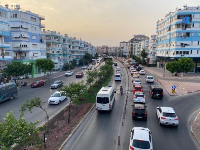 Antalya'da Motorlu Kara Tasitlari Sayisi 1 Milyon 399 Bin 627 Oldu