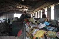 Evlerdeki Çöpler Belediyenin Tesisinde Önce Ayristiriliyor Sonra Enerjiye Dönüstürülüyor