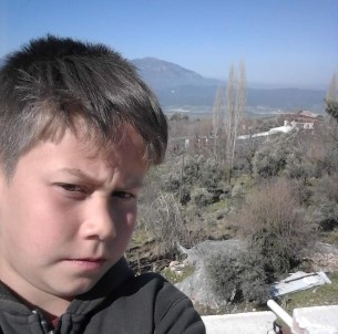 Otomobille Çarpisan 15 Yasindaki Motosiklet Sürücüsü Çocuk Öldü