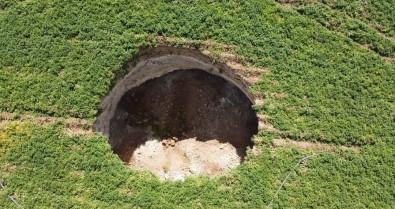 Karapinar'da Yeni Bir Obruk Daha Olustu