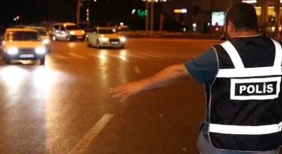 Kayseri'de 400 Polis Ile Huzur Uygulamasi Açiklamasi 3 Bin 420 Kisi Sorgulandi