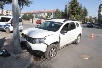 Konya'da Otomobiller Çarpisti Açiklamasi 3 Yarali