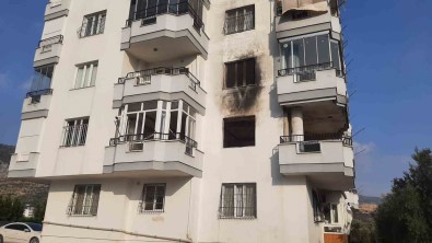 Bir Haftada 8 Yangin Çikan Binada Apartman Sakinleri Sopayla Nöbete Basladi