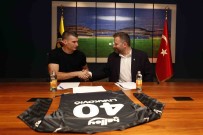 Fenerbahçe, Livakovic Ile 5 Yilik Sözlesme Imzaladi