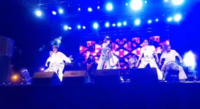 Hande Yener Malazgirt'te Konser Verdi