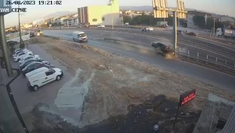 Kocaeli'de feci kaza! 3 yaralı