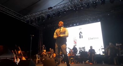 Yavuz Bingöl Malazgirt'te Konser Verdi