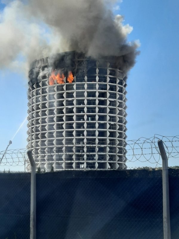 Gaziantep'te 17 katlı otelde yangın
