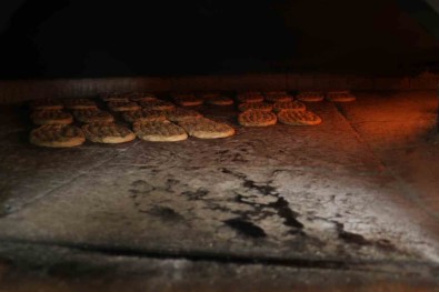 Baskent'in Cografi Isaretli Yokluk Ekmegi Açiklamasi 'Tahinli Pide'