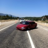 Karabük'te Otomobil Refüje Çarpti Açiklamasi 2 Yarali Haberi