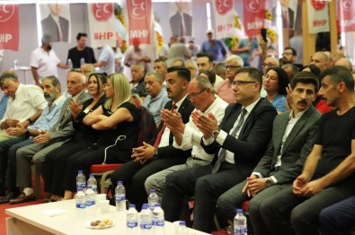 MHP Kusadasi Ilçe Kongresi'nde Inan Güven Tazeledi