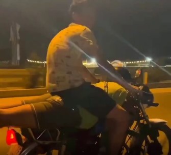 Arkadasini Üzerine Oturtup Motosiklet Kullandi, Cezayi Yedi