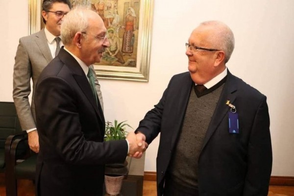 CHP'li belediyeden ağaç katliamı! Zeytin ağaçlarının yerine lüks villalar dikiliyor: Sözde çevreciler sessiz