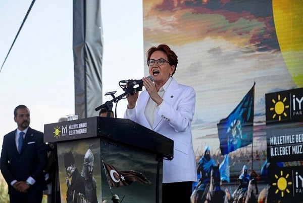 CHP'li gazeteci Barış Yarkadaş, İYİ Parti lideri Meral Akşener'e ateş püskürdü: Fiyasko!