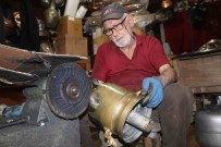 Babasindan Devraldigi Meslegi Devredecek Çirak Bulamiyor