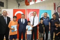 Dilovasi'nda Bin 500 Ögrenciye Forma Dagitildi