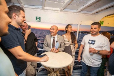 Izmir'in Tarihi 'Körfez Turu' Ile Denizden Kesfediliyor