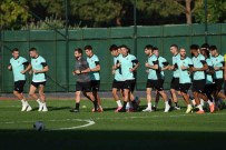 Manisa FK - Tuzlaspor Karsilasmasinin Saati Ve Stadi Sicak Havadan Dolayi Degistirildi