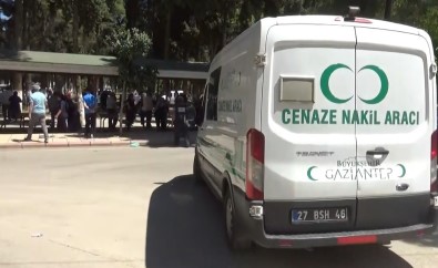 Silahli Saldiriya Ugrayan Genç Hayatini Kaybetti