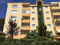 5. Kattan Düsen 3 Yasindaki Çocuk Yasam Savasi Veriyor