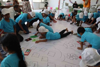 Çocuklar Hem Eglendi Hem Egitim Gördü