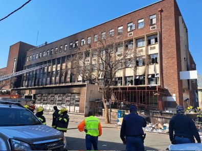 Güney Afrika'daki Yangin Faciasinda Ölü Sayisi 73'E Yükseldi