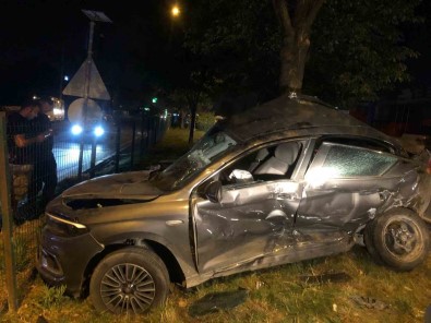 Kagit Gibi Ezilen Araçtan Sag Çiktilar