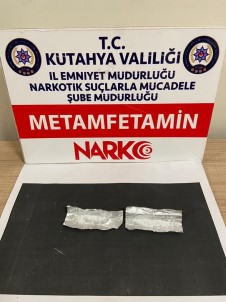 Kütahya'da Bekçiler 2 Sahsin Üzerinde Uyusturucu Ele Geçirdi