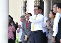 Taylandli Darbe Lideri Prayut Chan-O-Cha Hükümet Konagina Veda Etti