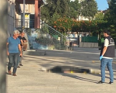 15 Yasindaki Çocuk Okul Bahçesinde Ölü Bulundu