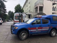 Karisiyla Kavga Etti, Elinden Biçaklandi