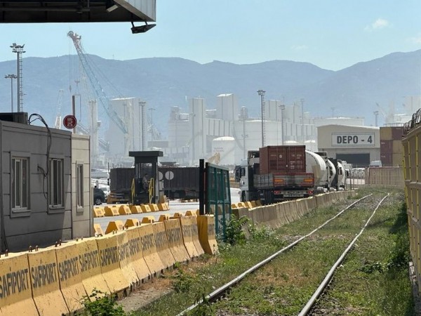 Kocaeli'de TMO silosunda patlama! Bölgeye çok sayıda ekip sevk edildi, yaralılar var