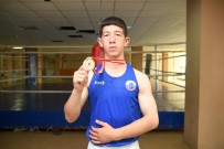 Altindag'in Gururu, Türkiye Boks Sampiyonasi'nda Sampiyon Oldu