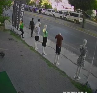 En Mutlu Günleri Zehir Oldu Açiklamasi Gelin Arabasi Dahil 8 Araç Birbirine Girdi