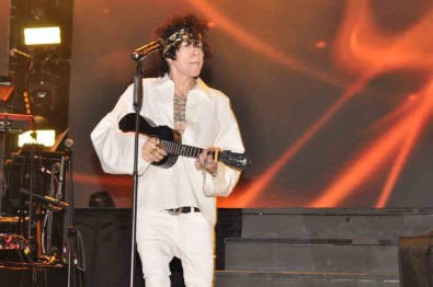 Ünlü Amerikali Sanatçi LP, Antalya'da Sahne Aldi