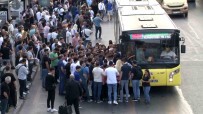 Istanbul'da Okullarin Açilmasiyla Birlikte Trafik Yogunlugu Olustu