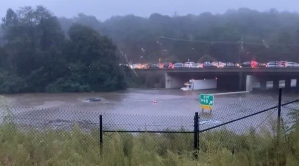 Sel felaketi bu kez ABD’yi vurdu: Acil durum ilan ettiler