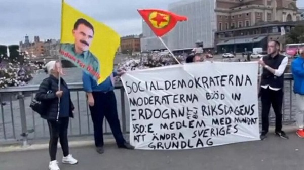 İsveç'te skandallar bitmiyor! Başkan Erdoğan'ın maketini yaktılar: Polis sadece izledi...