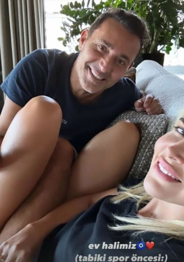 Mustafa Sandal ev halini paylaştı