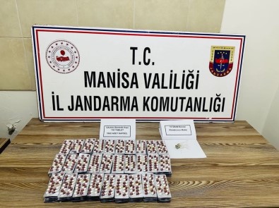 Salihli'de Jandarma Zehir Tacirlerine Göz Açtirmiyor