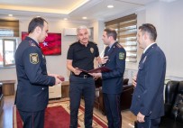 Azerbaycan Heyetinden Türk Polis Memuruna Madalya Haberi