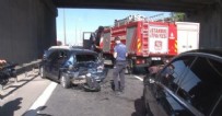 TEM Otoyolu'nda zincirleme kaza! 4 otomobil karıştı: 2 yaralı