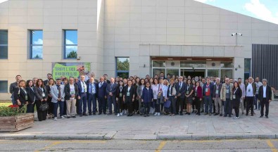 Türkiye 1. Gida Mikrobiyolojisi Kongresi Atatürk Üniversitesi'nde Devam Ediyor