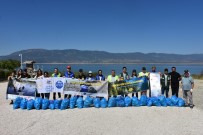 Gönüllü Gençler Burdur Gölü Kenarinda Temizlik Yaptilar Haberi