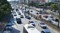 İzmit'te zincirleme kaza! Polisleri taşıyan 3 minibüs ve 2 sivil araç birbirine girdi