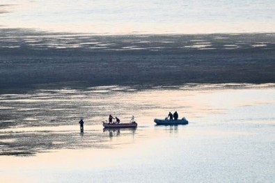 İzmir'de yangın söndürme helikopteri Tahtalı Barajı'na düştü