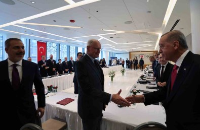 Cumhurbaskani Erdogan, ABD'deki Düsünce Kurulusu Temsilcileriyle Yuvarlak Masa Toplantisinda Bir Araya Geldi