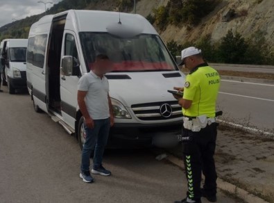 Trafik Ekipleri Okul Servislerini Denetledi