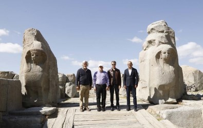 Vali Dagli Açiklamasi 'Alacahöyük Ve UNESCO'nun Dünya Kültür Mirasi Listesinde Yer Alan Hattusa Daha Çok Turist Almali'