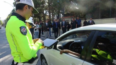 Vali Öksüz 'Güvenli Egitim' Projesi Çerçevesinde Polis Uygulamalarini Denetledi
